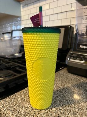 Starbucks Studded Pineapple Tumbler (NWT)